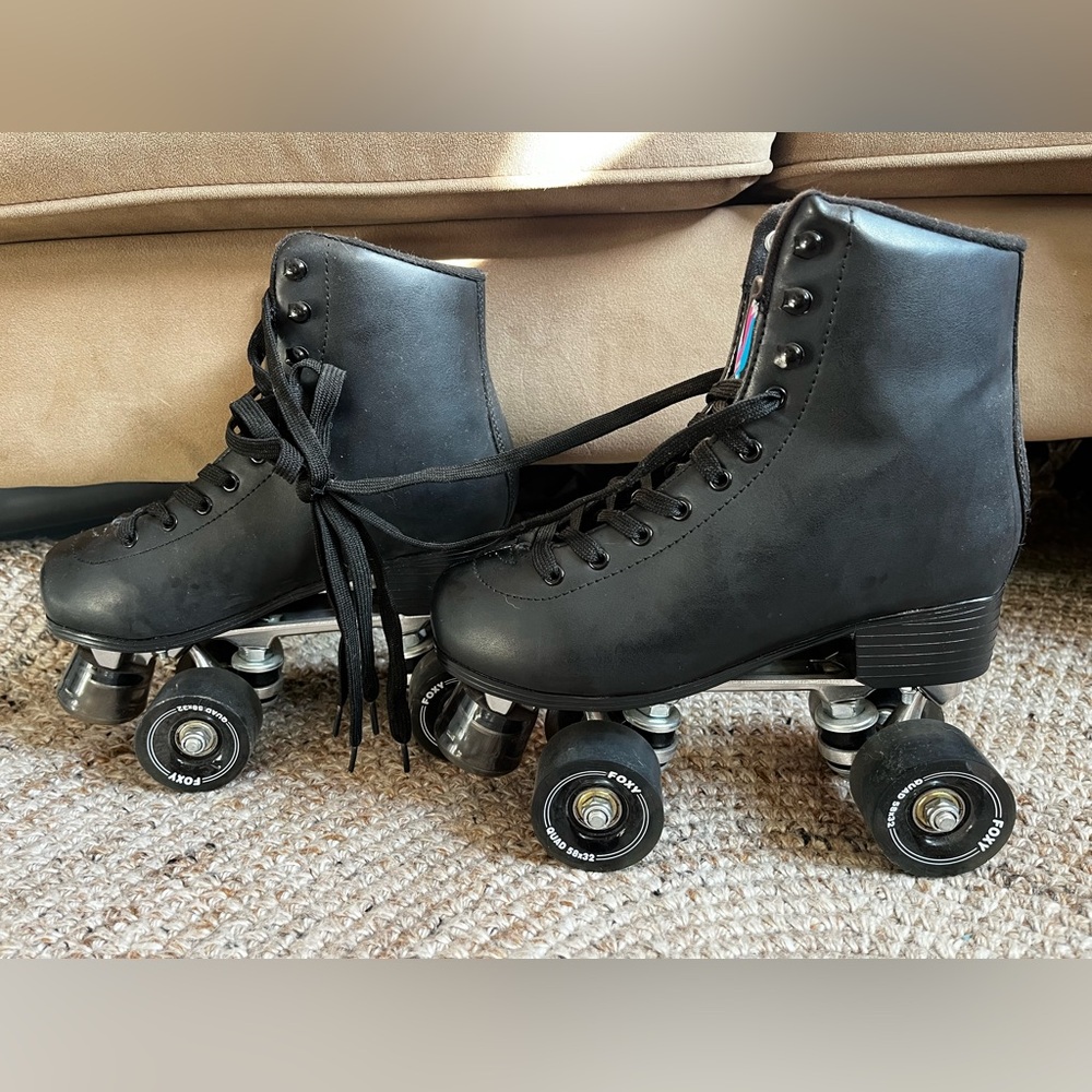 Foxy Skate roller skates